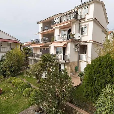 Apartment Studio In With Sea View, Terrace, Air Conditioning, Wi-fi Crikvenica