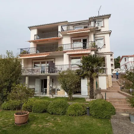 Apartment Studio In With Sea View, Terrace, Air Conditioning, Wi-fi